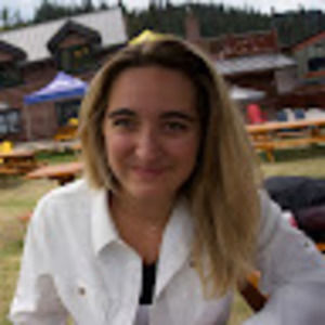 Meet your Posher, Emily - courtney